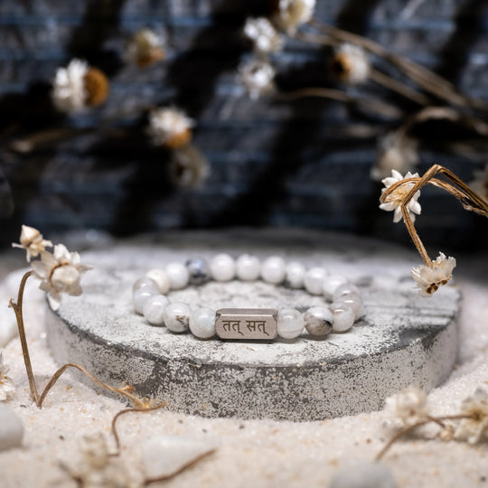 Moonstone | Numerology No. 2 | Master of Emotions